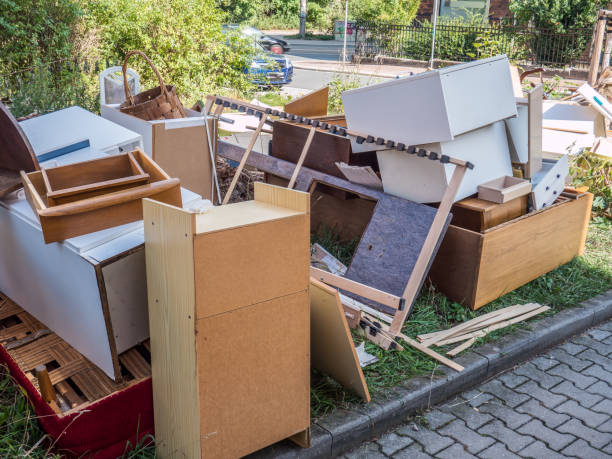 Best Construction Debris Removal  in Omro, WI